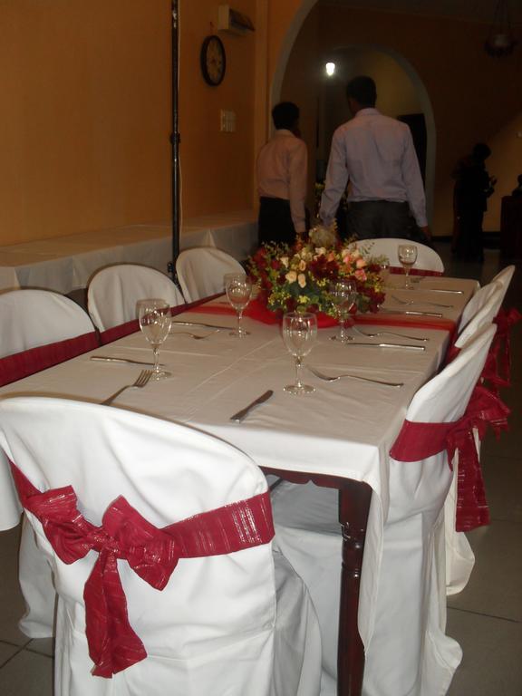 كاندي Royal Mount Hotel المظهر الخارجي الصورة
